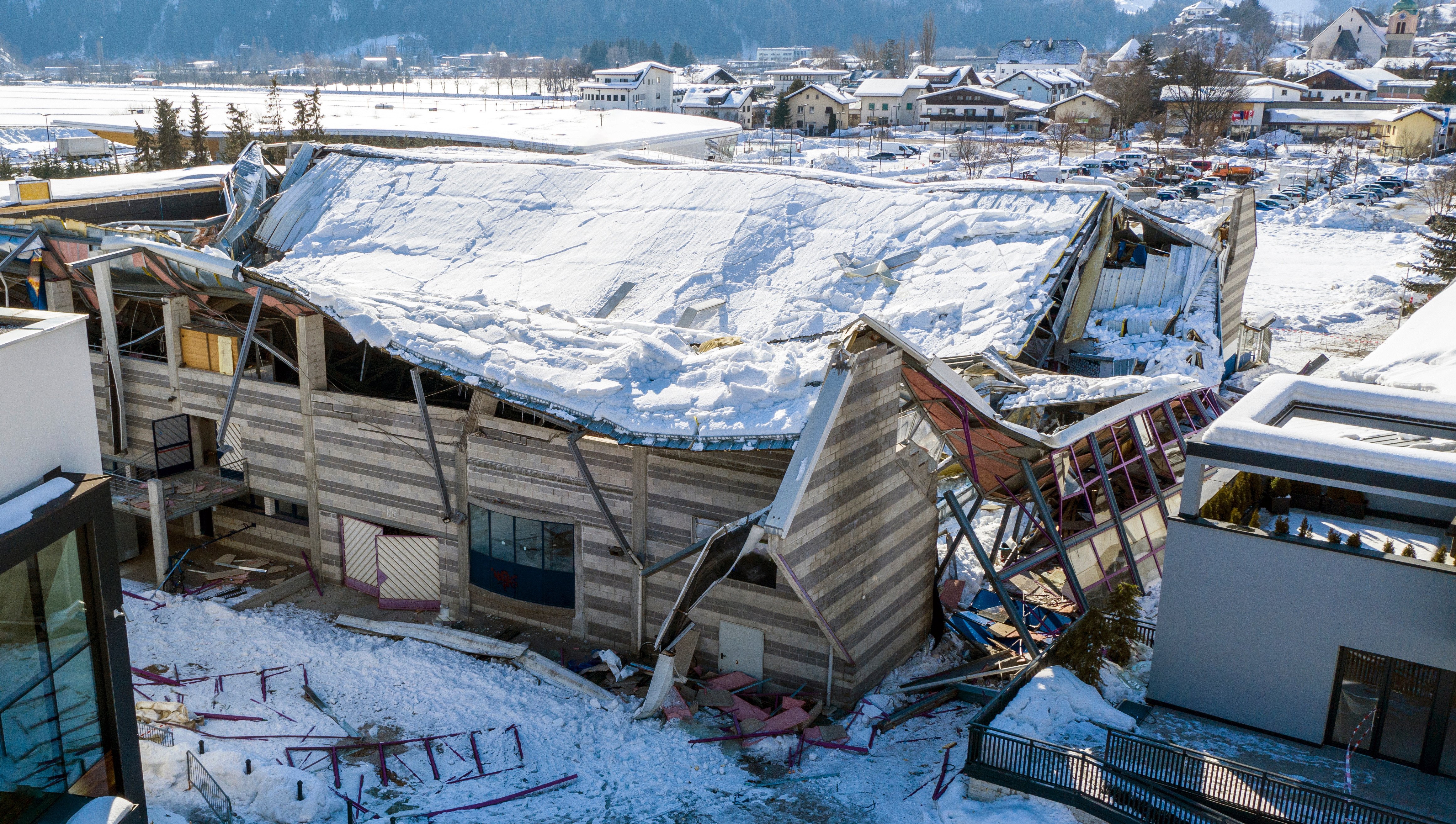 effondrement-batiment-neige